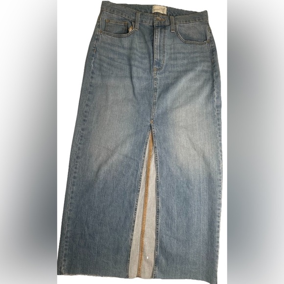 Universal Thread Other - Size 6 Womens High-Rise Denim Midi Skirt Medium Wash Distressed Universal Thread